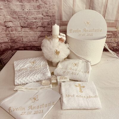 trusou botez fluturi aurii, rochita botez, sticluta botez, prosop botez